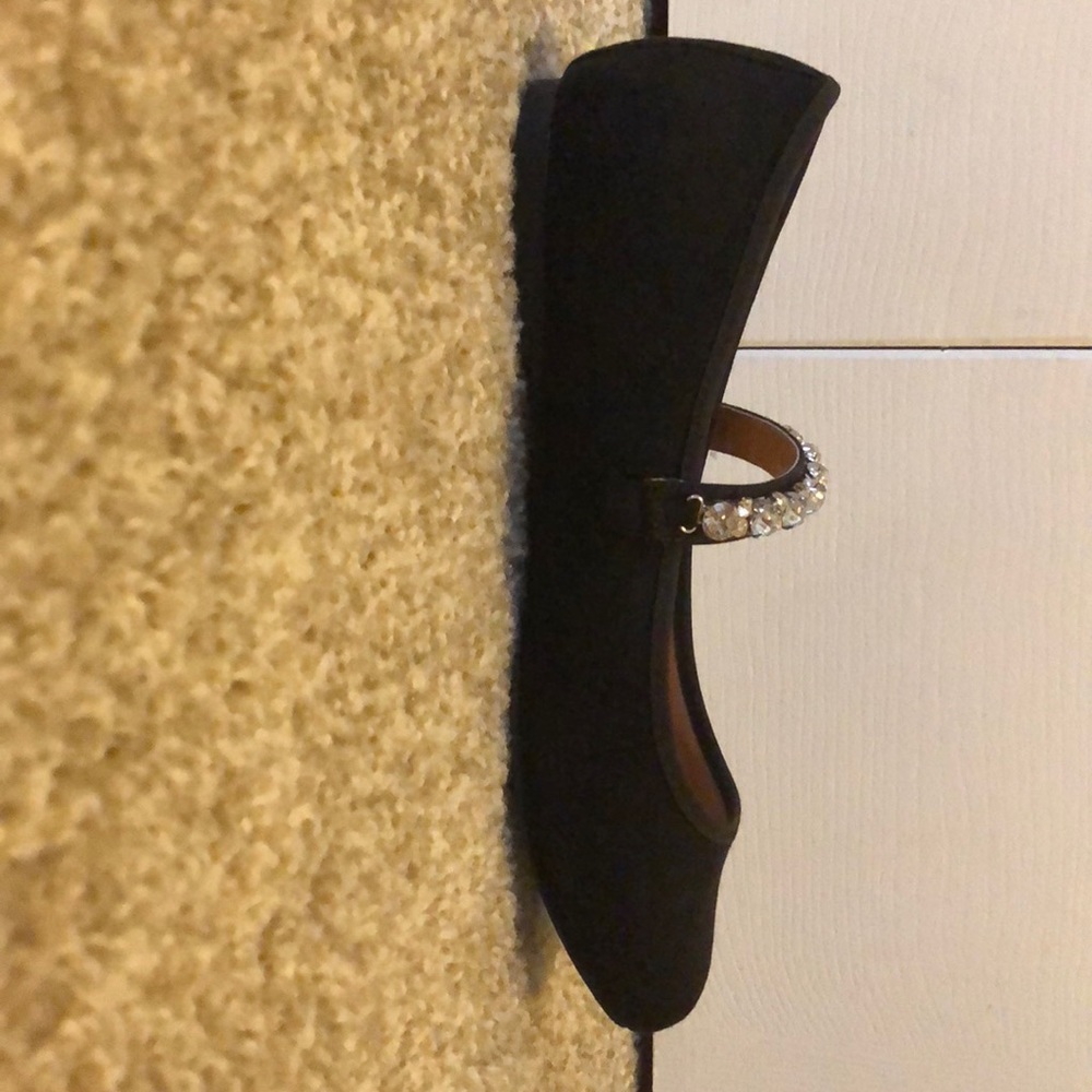 Shoes - Picture 2 of 7